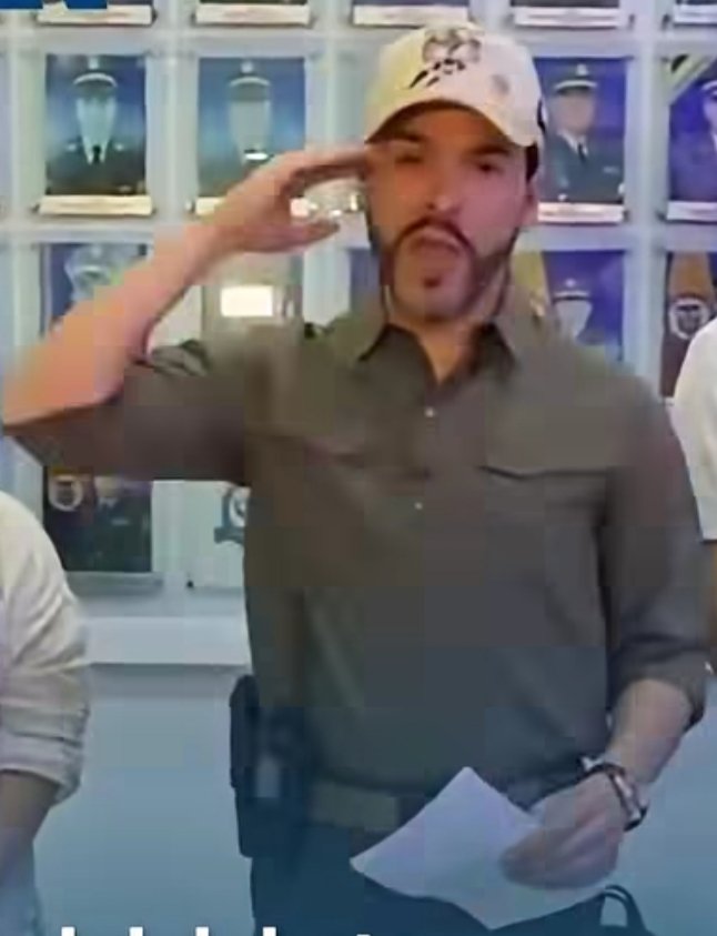 Jojare2's tweet photo. Abelardo de la Espriella está haciendo ver a Iván Duque, como todo un estadista. https://t.co/iCOVy2b8bo