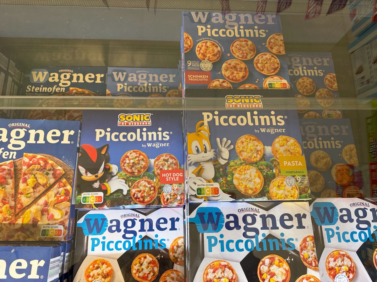 R3ptorZer0's tweet photo. We got Shadow and Tails mini pizzas now https://t.co/76NSyvG5eg