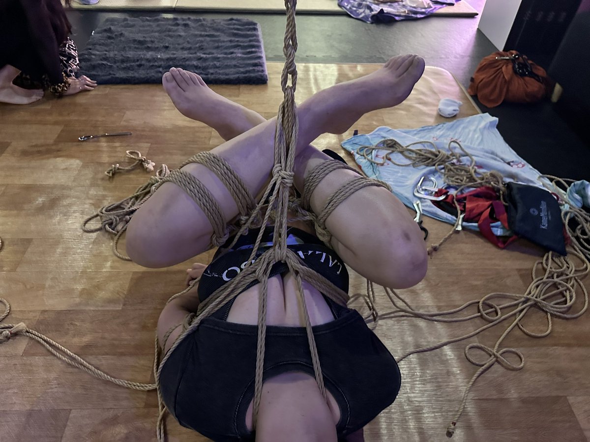 fullmoon_rope's tweet photo. 2026.7.25. Queen Shibari Week Rope Jam

🪢 @hellen___B 
🎪 @sanseilounge1 https://t.co/ppwgwg8qUJ