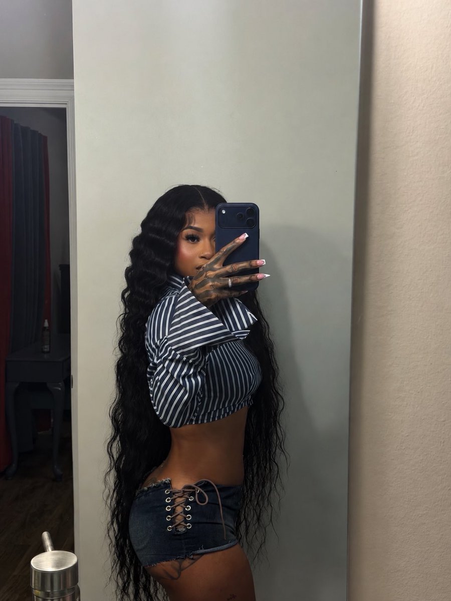 JaYunnaMonae's tweet photo. gym body so raw. 🫦 https://t.co/WyHtnSeGXS