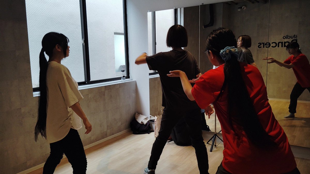 Fenexia_dance's tweet photo. 遅くなってしまいましたが、9月28日は、叶汰、しゅおん、ミリカ、みかん、あさひで飫肥城下まつりで踊る曲の練習を行いました！✨日に日に完成度が高まってきています！
練習の合間に、しゅおんからの差し入れを頂きました✨
@Kanata_puppy 
@shuon_a_11
@bayberry_myrica 
@mikan_1815 
@asahiii_13 https://t.co/eYnPADRFZq