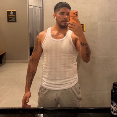 danielcala_09's tweet photo. #NewProfilePic https://t.co/CxZTBsVHb8