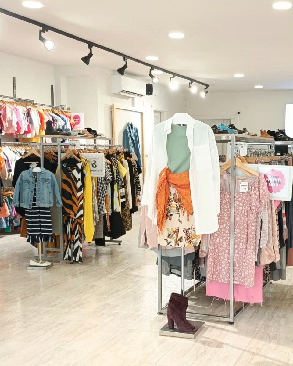 RedKoopera's tweet photo. La Koopera Store de la calle Trinitat se ha puesto guapa. 💚

Después de unas semanas de reforma, tenemos muchas ganas de verte!

📍 C/ Trinitat, 34 · Castelló

#KooperaStore #ModaSostenible #SegundaMano #Castelló #EconomíaCircular #Reutilización https://t.co/BgQBIJ4MrN