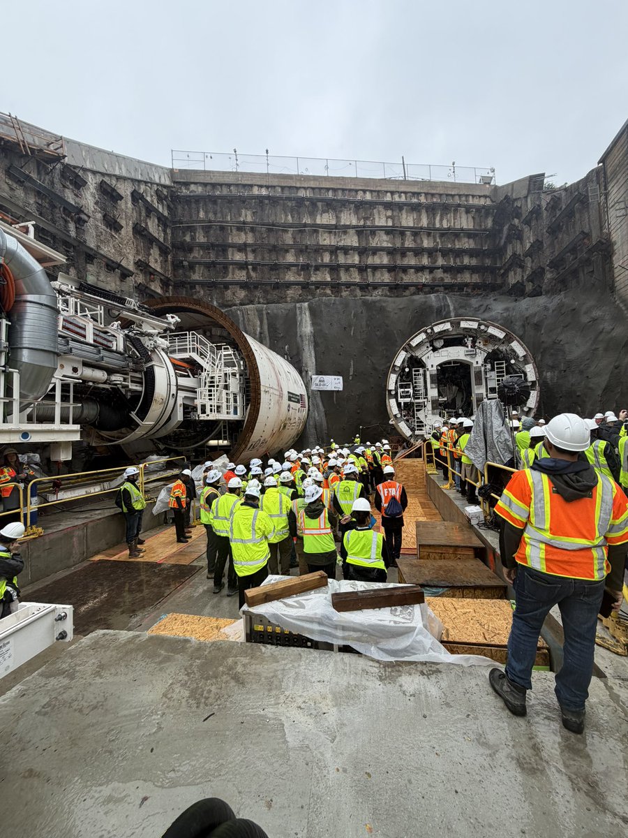gregmocker's tweet photo. The big dig begins into the palisades of NJ for about a mile. #GatewayTunnel crews &amp; 2 giant machines are boring into the bedrock. This part will take about a year. The larger project is 10 sites that includes a tunnel under the river. Scheduled completion 2035. @PIX11News https://t.co/eflsDnyRbQ