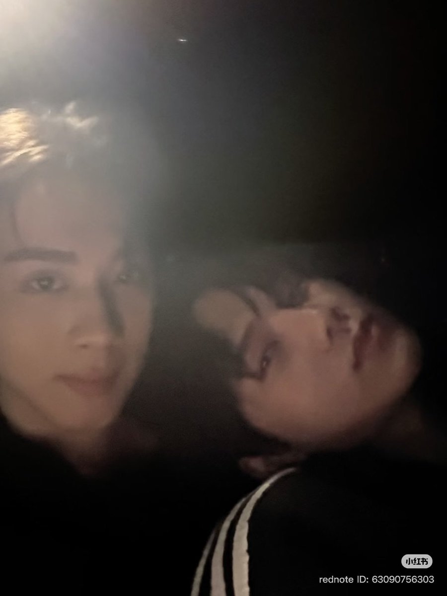 saifah3002's tweet photo. กุว่าแล้วววววเขาคบกันจริง😔✌🏻ที่บอกว่าไม่เคยมองเป็นคู่จิ้นเพราะงี้เองㅠㅠ ขออนุญาตฟินย้อนหลัง ไม่ไหว โมเม้นนี้ผมตรายว่ะ🫠🫠🫠 ((((วงเขียวเข้ม พูดก็พูดเถอะในวงการนี้อะ ใครลงรูปจับมือกัน=เปิดตัวแฟน))))

#ททมลSoldout https://t.co/4ASVNmkoYw