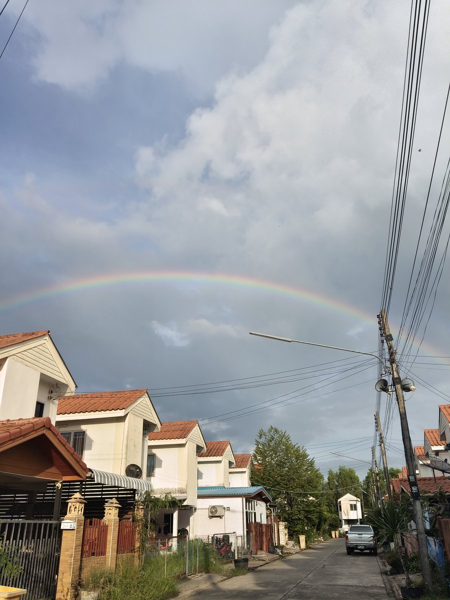 Muufy4's tweet photo. ชีวิตเหมือนฝน หลังฝนหยุดทุกอย่างก็จะสวยงาม😢 #ขุขันธ์ https://t.co/0aIq55alND