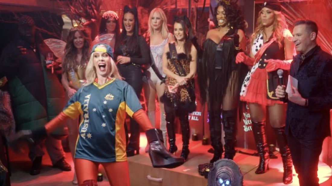 tweetsbybob_'s tweet photo. Alex McCord showing up, barely saying a word and doing a cringy performance wearing Herman Muenster boots on her hands is the most Alex McCord thing that could have happened. https://t.co/3qQhILmgsK