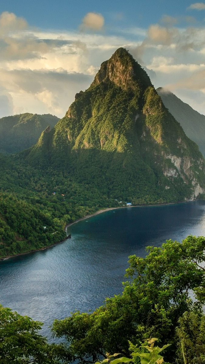 reminiscinbby's tweet photo. St. Lucia https://t.co/FYUFiBMB38