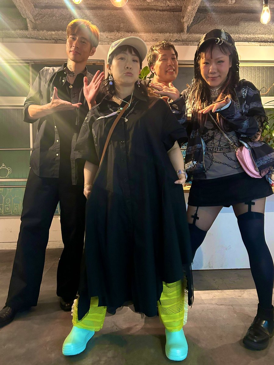 t_homare's tweet photo. 『#サンブンノイチ』終演しました！！

お足元の悪い中ご来場の皆様、気にかけてくださった皆様、パワーを送ってくれた皆様、仲間たち、ありがとうございました✨✨
#感謝

昨日の『#焼肉クレイジーレイン』と今日の『#サンブンノイチ』で濃い2日間を過ごせました！！
次は10/4(日)の鳥取だぁ！！ https://t.co/F8IzfbxLMf