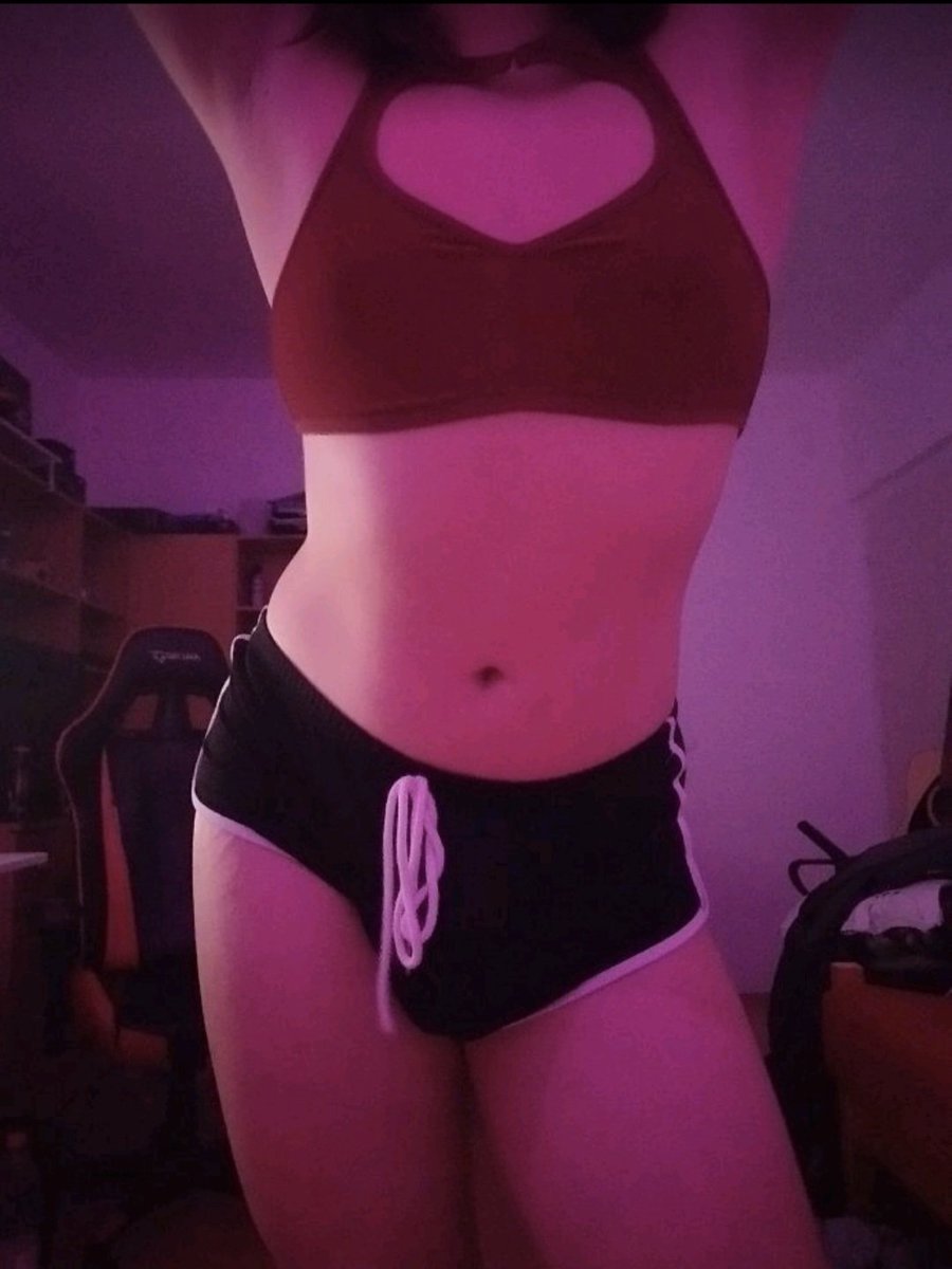 miska3334's tweet photo. Damn, I love my dolphin shorts.  #femboy https://t.co/OQ8OSmGj7G