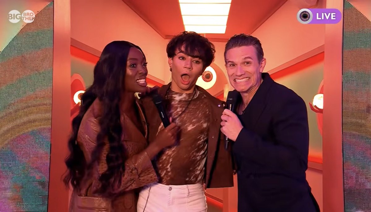 superTV247's tweet photo. A year ago today, Big Brother series 22 launched. The series broke several records: it was the least watched ever, it had the oldest winner ever, it featured the only 2-time Housemate in UK history, and it even produced a BB baby in record time. #BBUK https://t.co/WT33F7Krxw