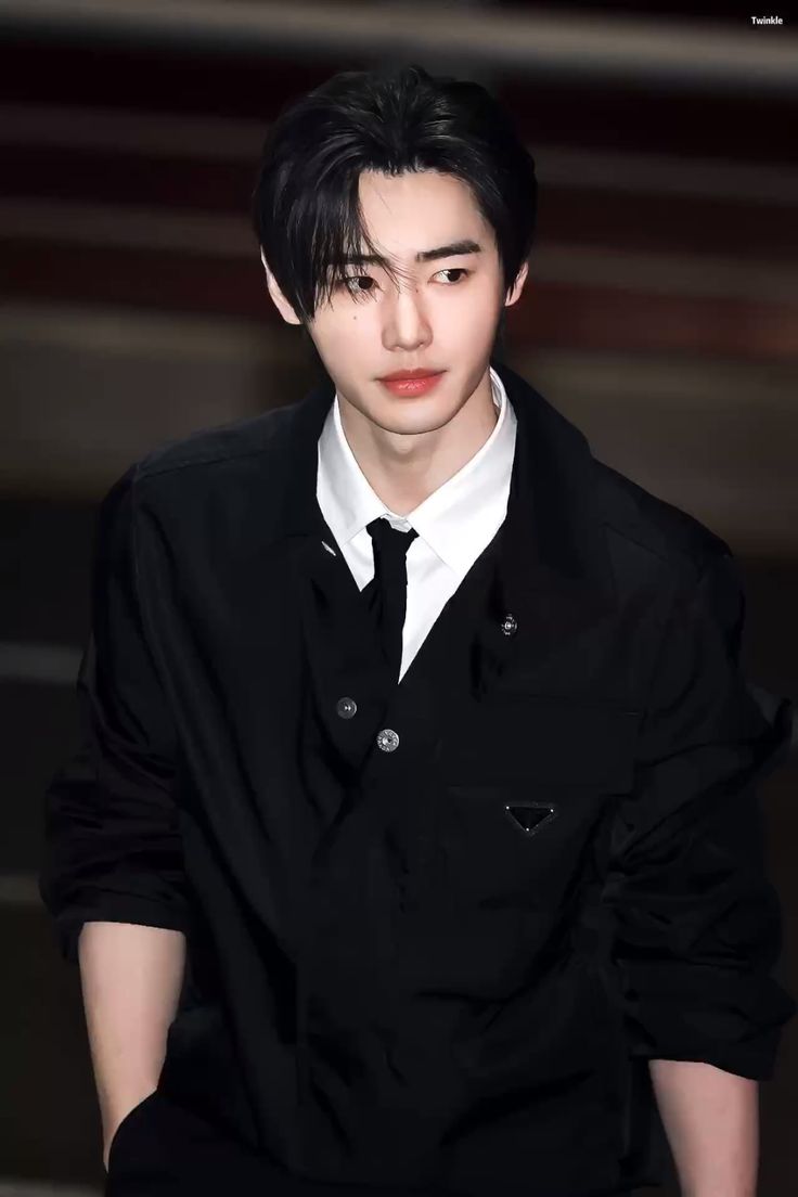 enhooen's tweet photo. gimana nggak puyeng? puyeng gimana caranya biar nggak pada liatin kamu @kairecna https://t.co/UjCdUBJ7jv