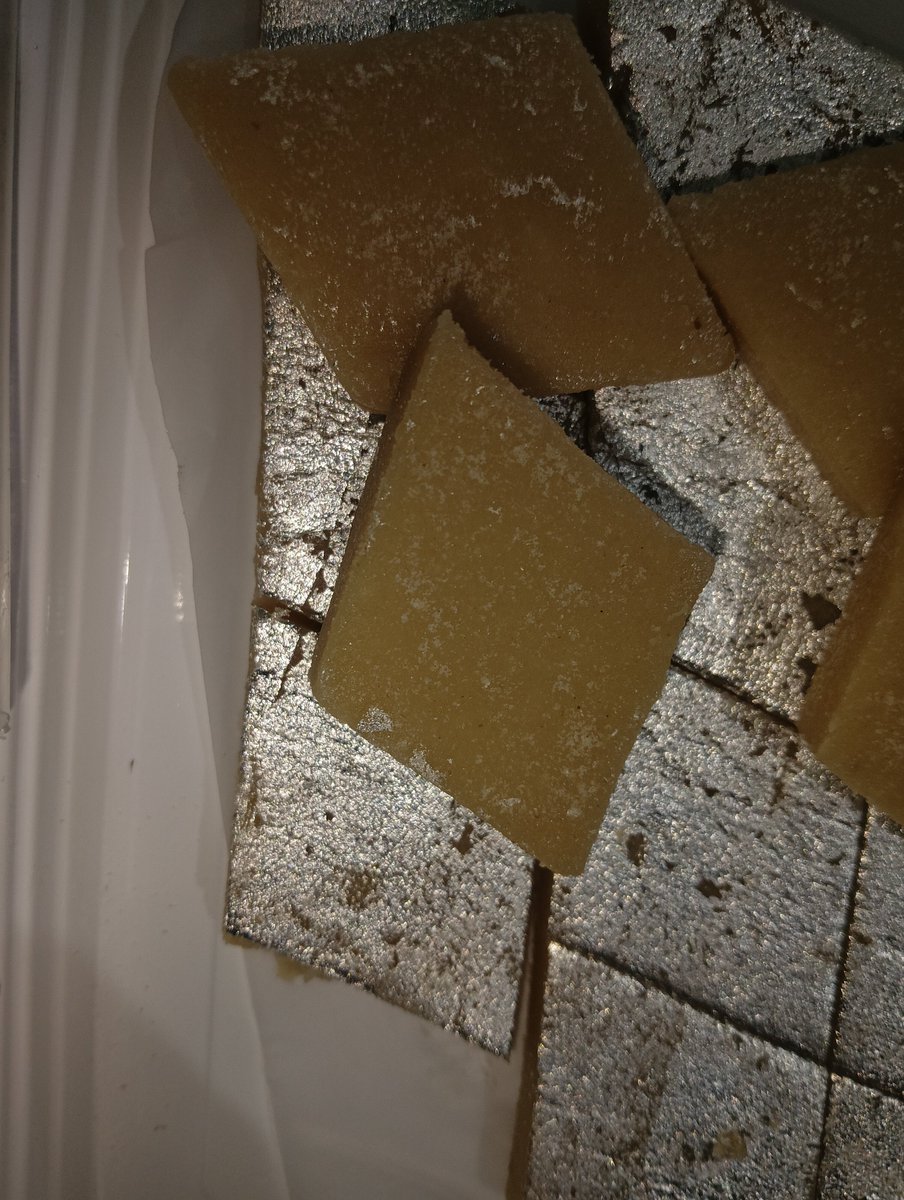 vishalsing0m's tweet photo. @blinkitcares @letblinkit Broken Kaju Katli with WHITE FUNGUS/mold &amp; bad smell delivered. Unsafe to eat.

Order ID: ORD78032635239 (Rs.199)

DM me refund denied saying "unable to validate". This is Food Safety violation.

Refund now or I will file FSSAI &amp; NCH complaint with proof https://t.co/9Cw5i2s3tL
