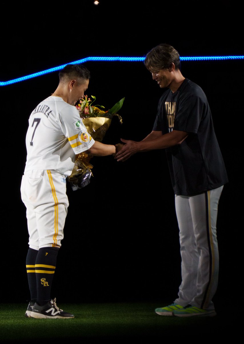 hawkstaruver_go's tweet photo. 同期入団の2人
寂しくなるね

Date:2026.09.27

#sbhawks #中村晃 #Bs2026 #岩嵜翔 https://t.co/Ono98inHvS