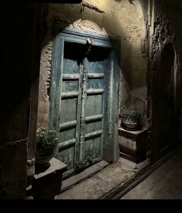 mir_why43's tweet photo. اداسی دے رہی ہے جس پہ دستک
بھری بستی میں یہ مکاں میرا ہے 🖤 
#اردو_زبان https://t.co/qoNAwYRtAr