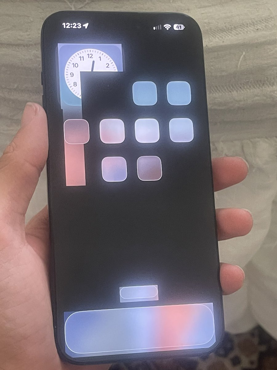 AlphanCZE's tweet photo. @BastiUi Ce n’est pas “le bug de l’iPhone 18” mais de iOS 27 voilà une exemple qui s’est produit sur mon iPhone 15 pro max https://t.co/U4k73u1llM