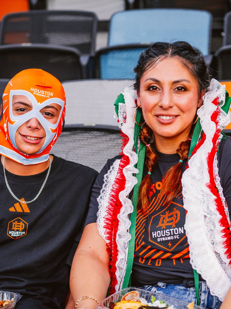 HoustonDynamo's tweet photo. Una noche llena de orgullo 🇲🇽 https://t.co/mLubXj53zM