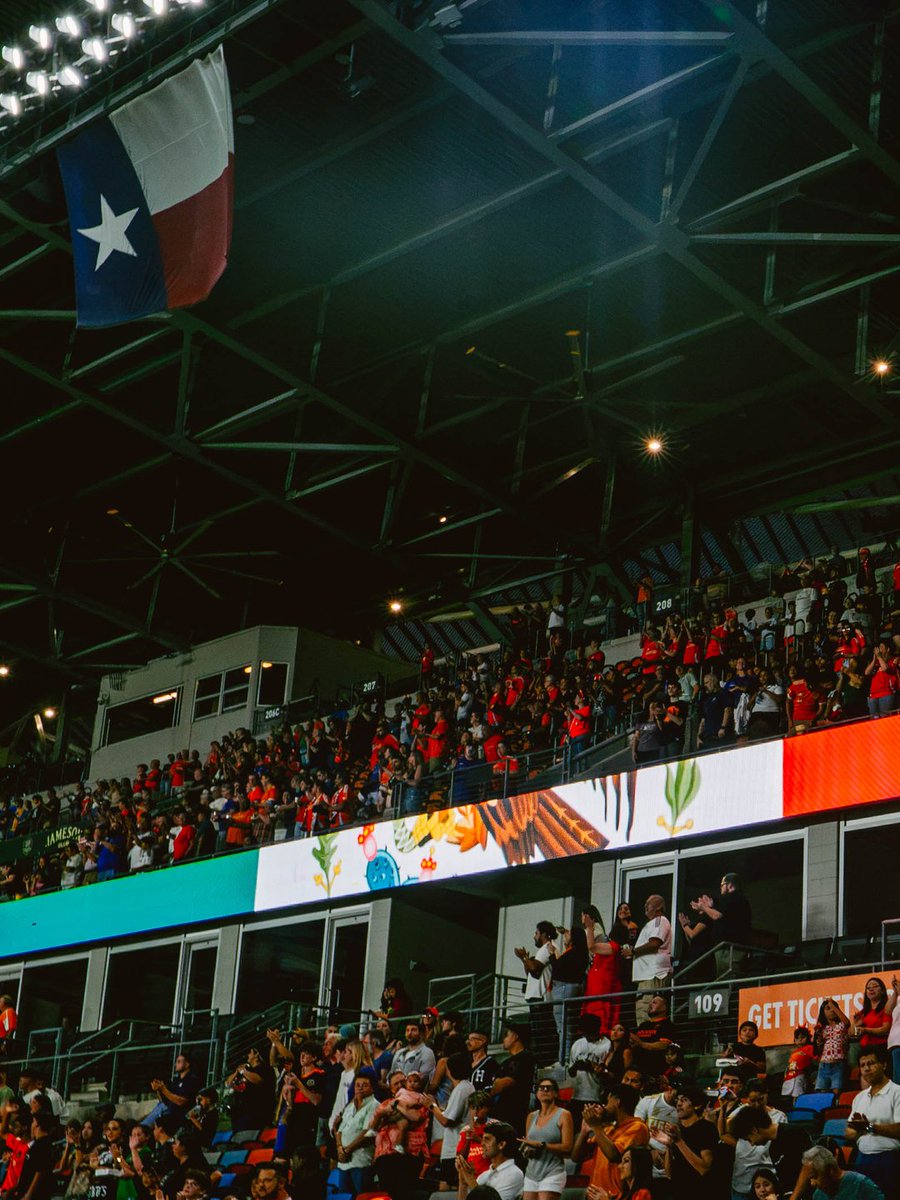 HoustonDynamo's tweet photo. Una noche llena de orgullo 🇲🇽 https://t.co/mLubXj53zM