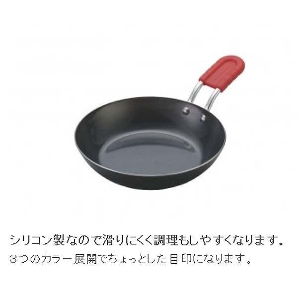 podee0226's tweet photo. ユニフレームのちびパンのハンドルカバー、穴開いてた方が吊るして使えるのでポンチで穿った。
レザーの奴は紐穴になってるのもあるようだけど… https://t.co/qq4RWr3FS7