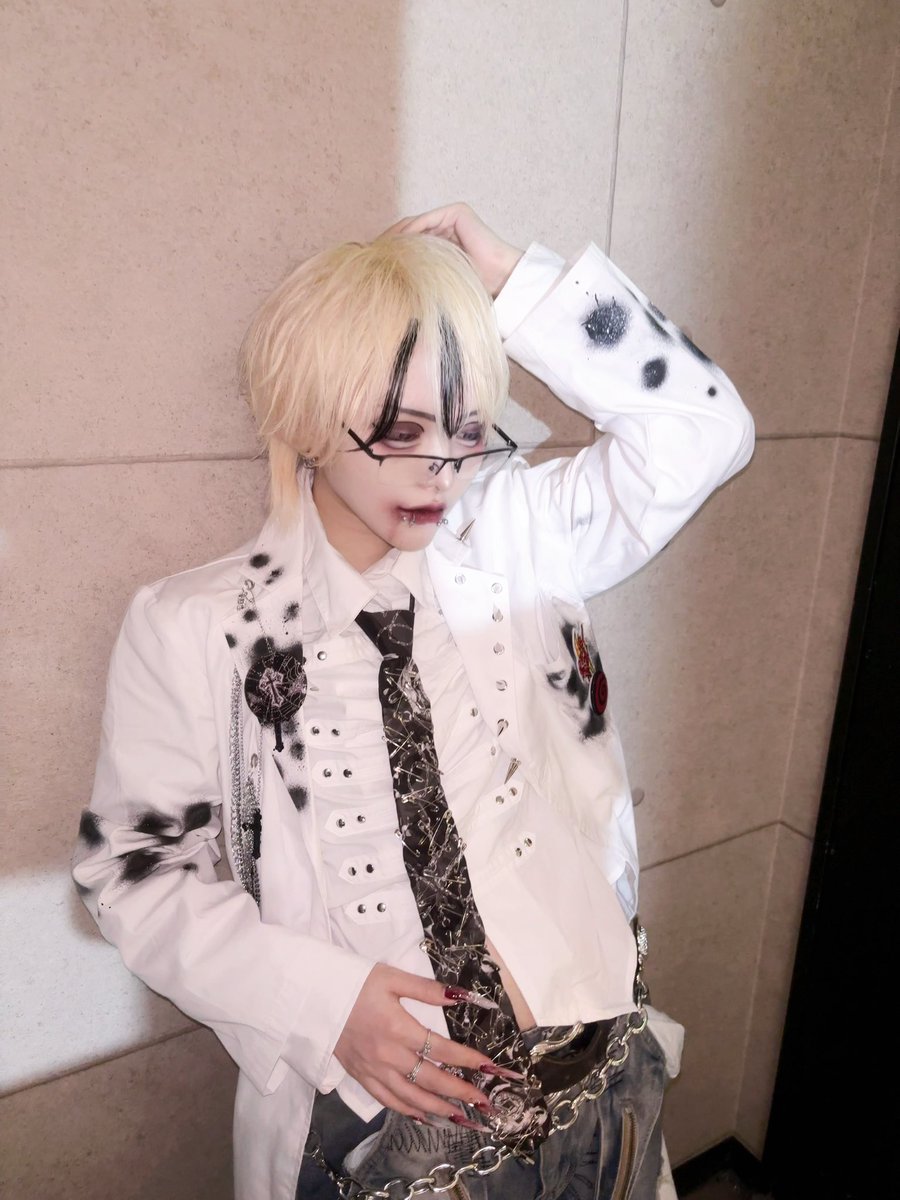 boku_isnt_alive's tweet photo. https://t.co/nDE7N99YL6
