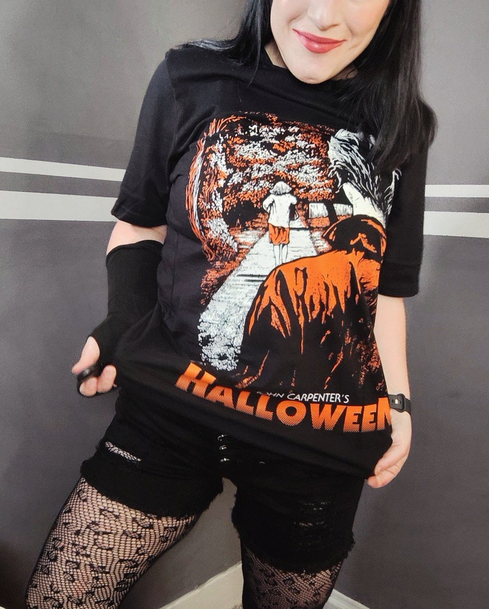 HorrorLovesBeth's tweet photo. new shirt day from @Terror_Threads - life is good!! #MichaelMyersMonday https://t.co/0CGREqxlva
