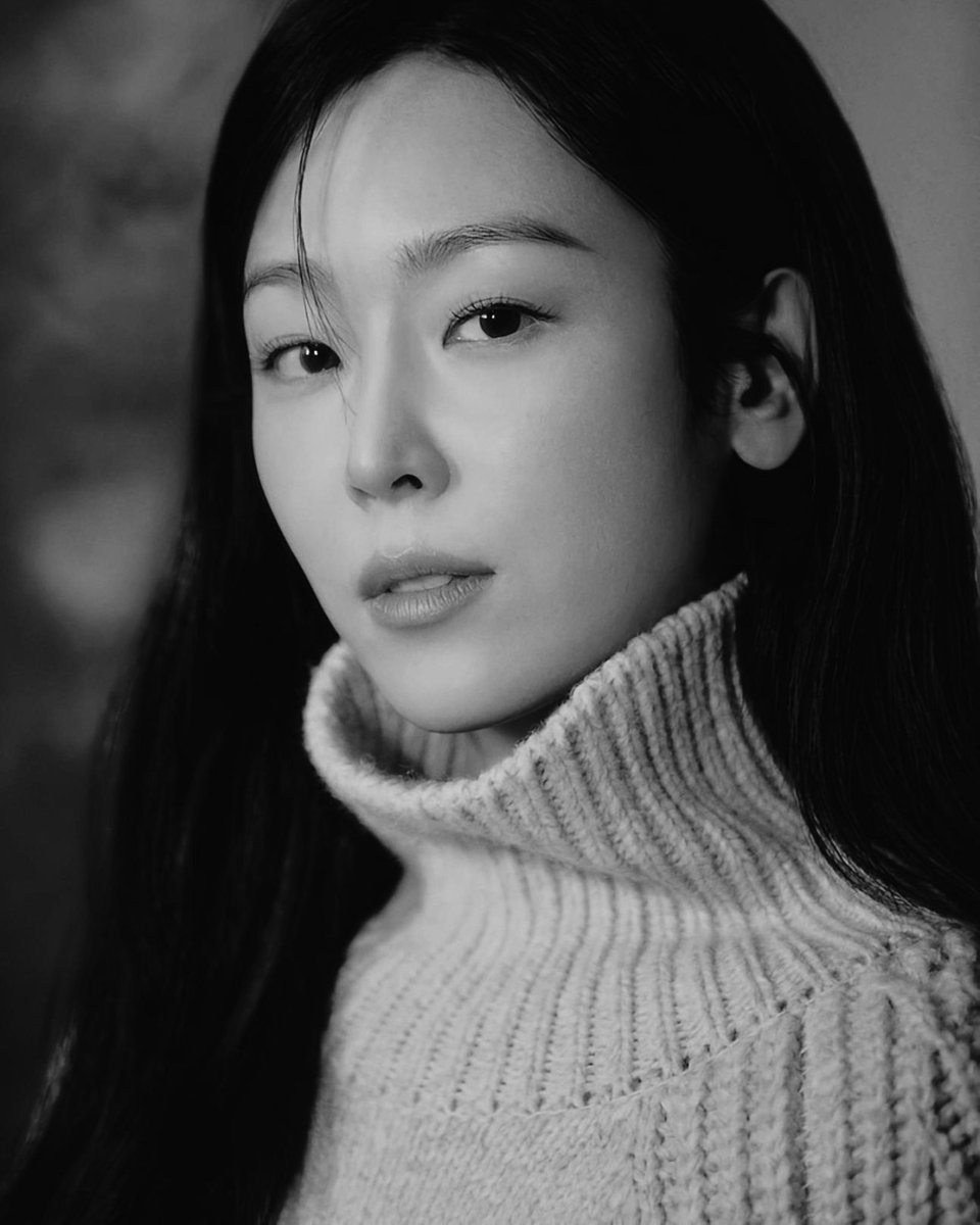 jakeyXing's tweet photo. Have you ever noticed how filmmakers keep repeating a certain trope with an actor throughout their filmography? I’ve always wondered if it’s deliberate. 

With #SeoHyunJin, the moment MLs lay eyes on her, they’re asking her to sleep with them, having a one-night stand. Filmmakers love making the attraction surrounding her immediate, direct and very adult.

With #LimJiYeon, MLs fall in love at first sight, become “obsessed” and are either ready to die for her or actually do. Filmmakers repeatedly weaponize her sensuality too: sexual tension, revealing scenes…

Then there’s #ShinHaeSun, filmmakers prefer switching her gender or identity, making her weird, unreadable, emotionally unavailable woman who’s difficult to deal with, yet somehow has the MLs fascinated anyway. 

What recurring trope have you noticed with your favourite actor? There’s bound to be one.