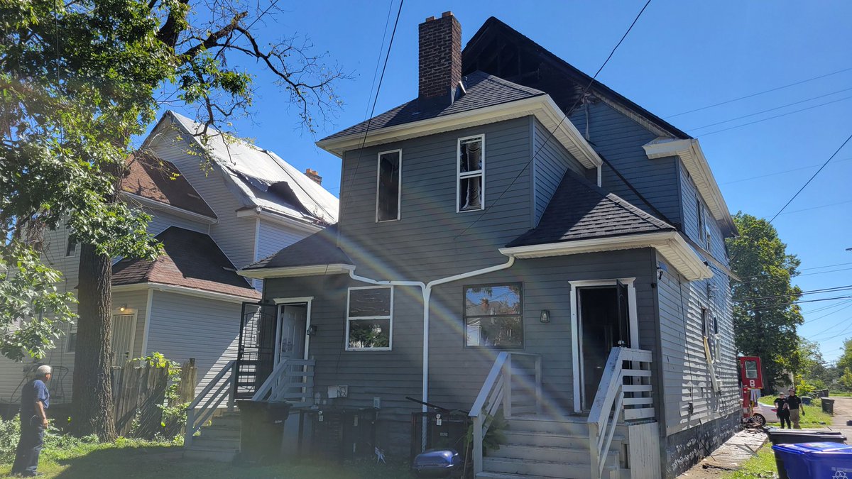 Box15's tweet photo. Rehab 1 responded to a working residential fire in the Olde Towne East neighborhood yesterday afternoon [1/3]
@ColsFire

#fire #firerehab #cfd #columbus #columbusfire #workingfire https://t.co/R7evsDz1Mk