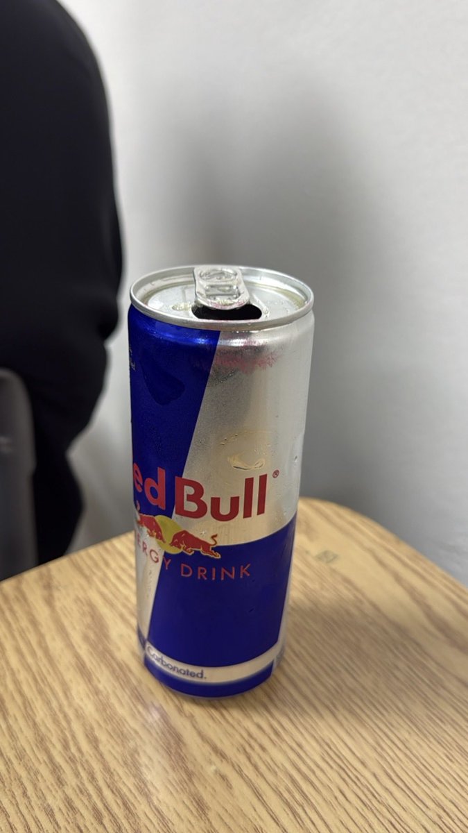 ucc8r's tweet photo. red bull gives u wingssss https://t.co/B1hqCMBrri