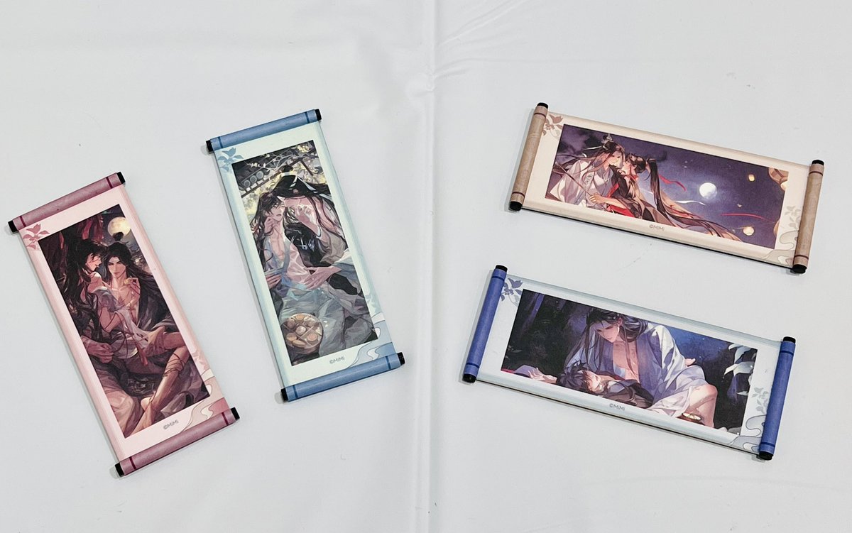 23hobby_niji's tweet photo. 🌙 本日も11:00よりOPEN 🌙

大河幻想ラジオドラマ「魔道祖師」
～月華に宿る、生涯の伴～
POP UP SHOP、本日もオープンしました✨

「今日はどこから見よう？」
展示をじっくり眺めるもよし、フォトスポットで一枚残すもよし、気になるグッズを探すもよし👀

それぞれの楽しみ方で、会場でのひとときをお楽しみください🌙

ここ数日は天候が変わりやすいため、ご来場の際はどうぞお気をつけてお越しください。

📅 10月4日（日）まで
⏰ 11:00～19:00
📍 OPENBASE SHIBUYA
東京都渋谷区宇田��町14-13 B1F・1F
（PARCOと東急ハンズの間）

#魔道祖師日本語版ラジオドラマ
#魔道祖師
#月華に宿る生涯の伴