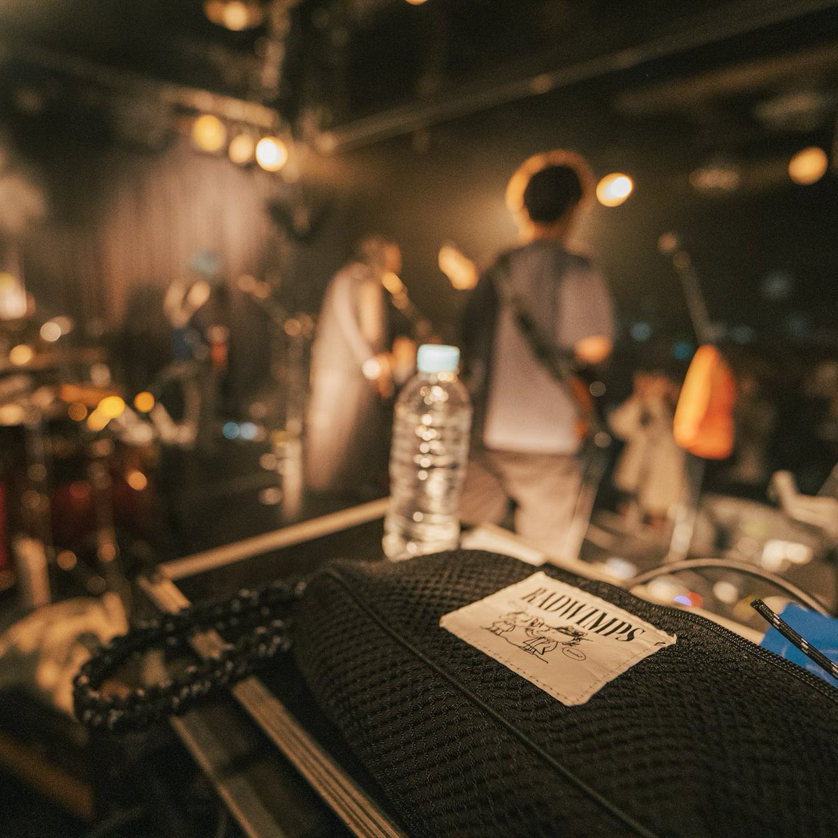 Ubass39's tweet photo. 9/26(土) LIVEWIMPS

セツナネンザとして出演しました！！

Official Fan Club Tour 2026
"ユーリンチー"のグッズを添えて…🪬

photo : @pho_shi 
#LIVEWIMPS https://t.co/JPeUJ0BTc4