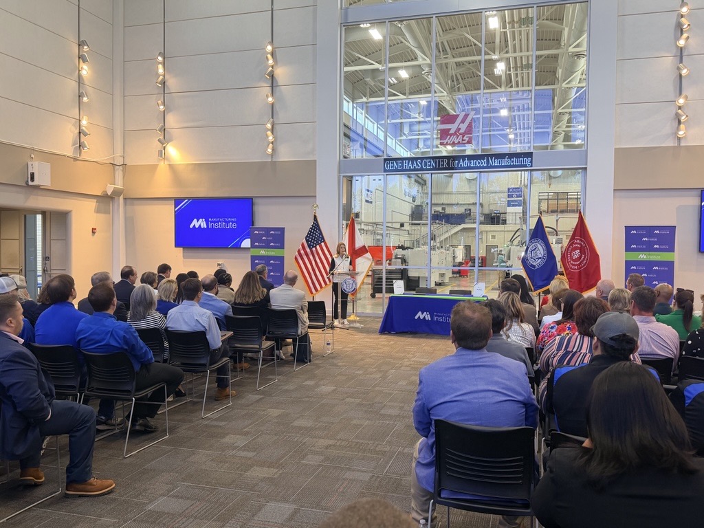 TheMfgInstitute's tweet photo. We’re on the ground in AL to formally announce our new AI Skills for Manufacturing Training Suite to manufacturers, community colleges and workforce partners. Proud to celebrate local FAME chapters and sign an MOU to bring our training to the Alabama Community College System. https://t.co/Pgwy0RLtoE