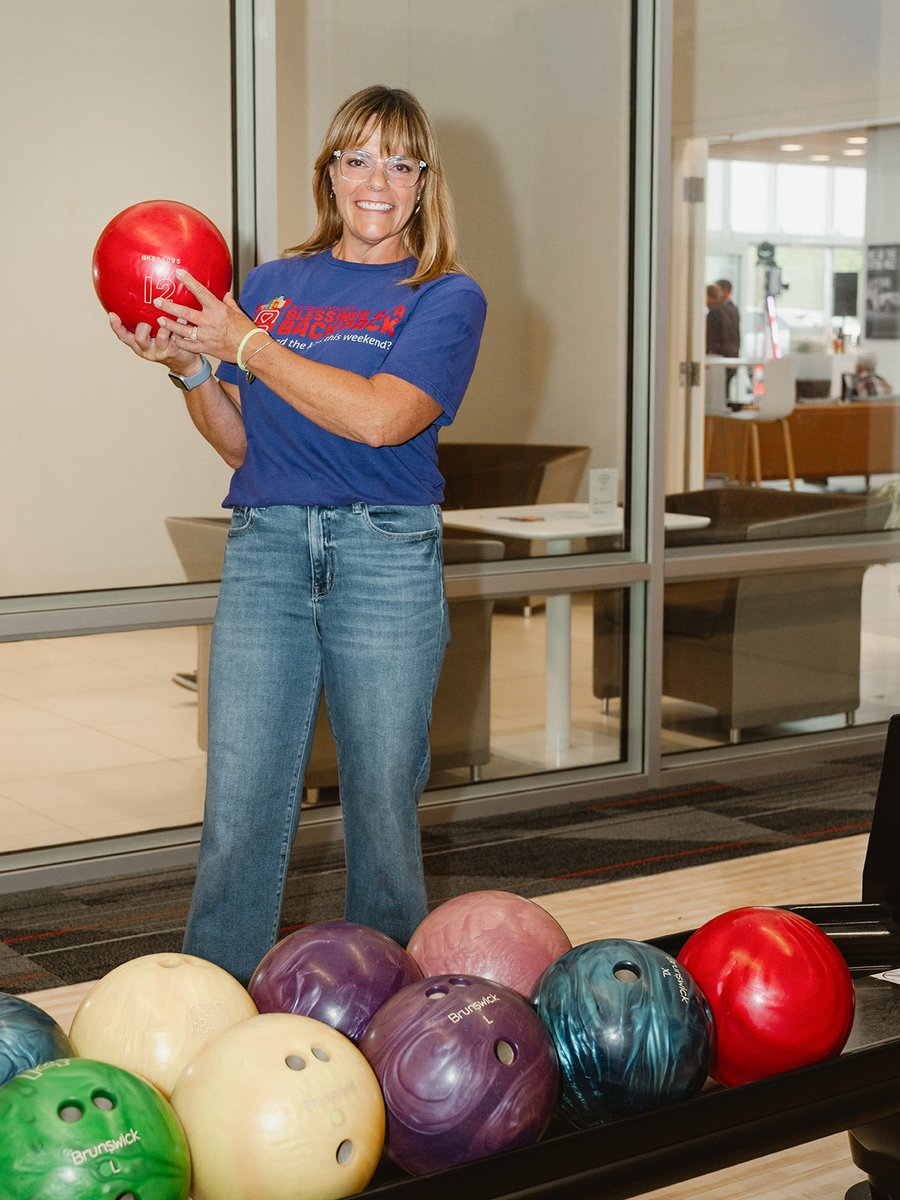 FieldsVolvoMad's tweet photo. Last Thursday our Madison showroom hosted An Evening for Blessings in a Backpack: valet, bowling, live music, all for local kids. Thank you, Madison. https://t.co/9fJZhZtPlw (608) 443-3600 #VolvoMadison #Madison #BlessingsInABackpack #GivingBack #FieldsAuto https://t.co/njmndiaFQI