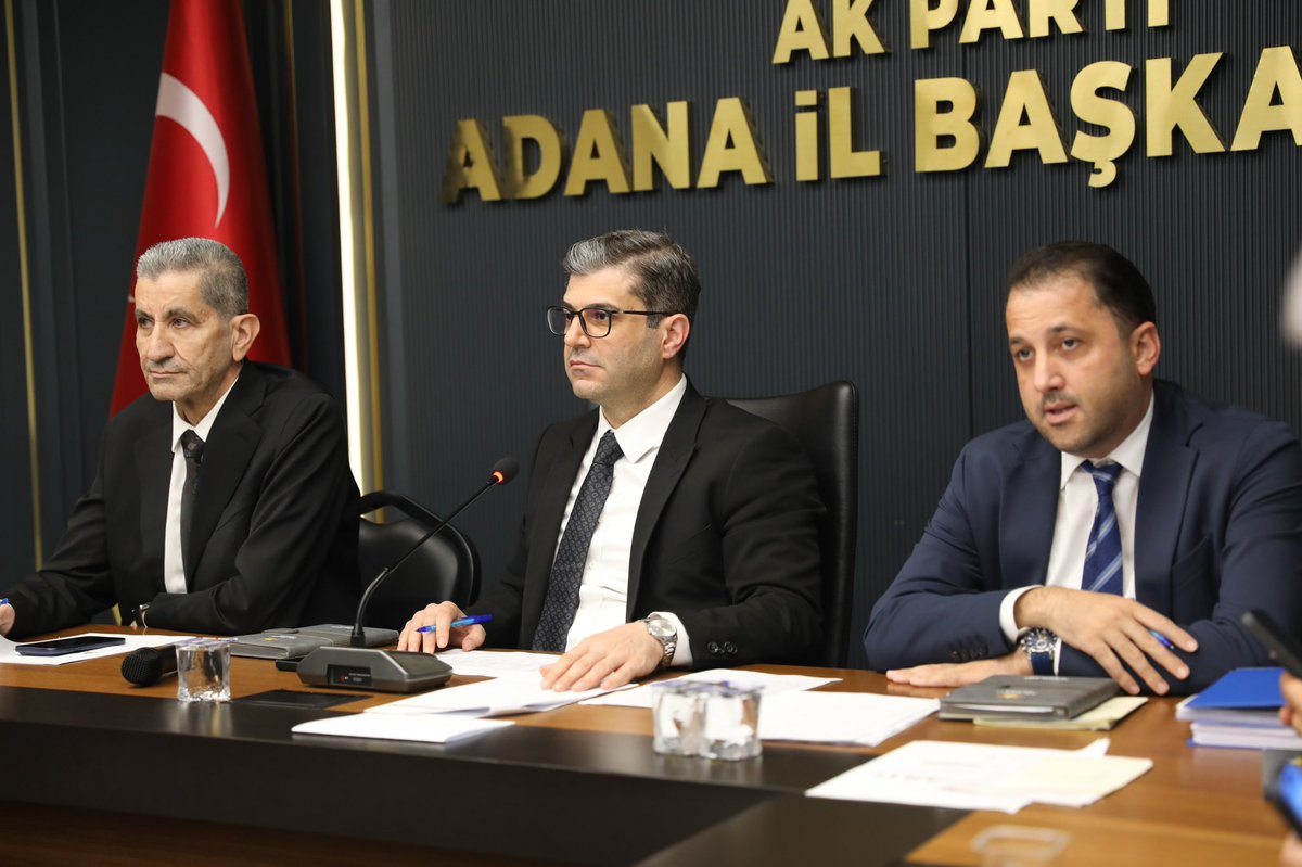 akpartiadanail's tweet photo. İl Başkanımız Mustafa Özkan’ın başkanlığında, haftalık olağan İl Yürütme ve Yönetim Kurulu Toplantımızı gerçekleştirdik.

Toplantımızda teşkilatımızın saha faaliyetlerini ve Adana’mızın gündemini değerlendirerek, çalışmalarımıza ilişkin yol haritamızı ele aldık.

Birlik ve beraberlik içerisinde, Adana için çalışmaya devam ediyoruz.

@omerrcelik
@abuyukgumus @yahyacelik_ @ozmehmetemin @avmustafaozkan
@KaramikSunay
@abdullahdogru01 @farukaytek