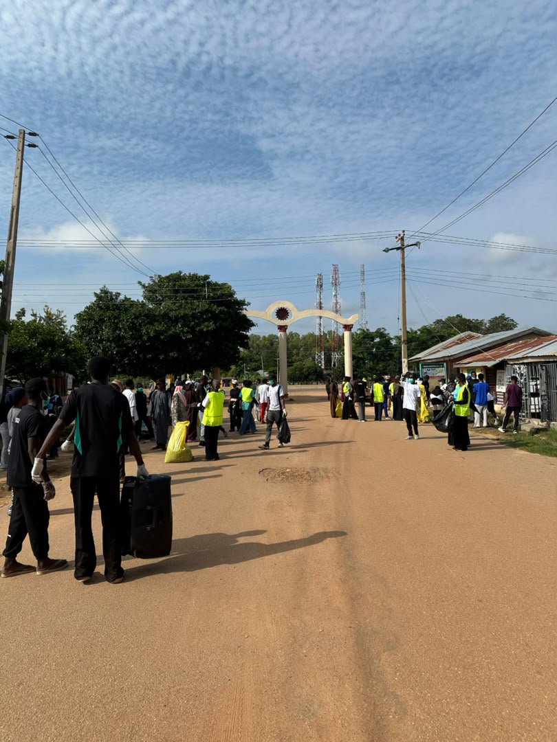 abuploggas's tweet photo. World Cleanup Day? We understood the assignment. 🧤🌍

Here’s a little look at World Cleanup Day with the ABUPloggas. 💚

@ploggingnigeria

#FromCleanPlatesToCleanCities #WorldCleanupDay #WCD2026 #NIWAD #PloggingNigeria https://t.co/EpjhMl24mR