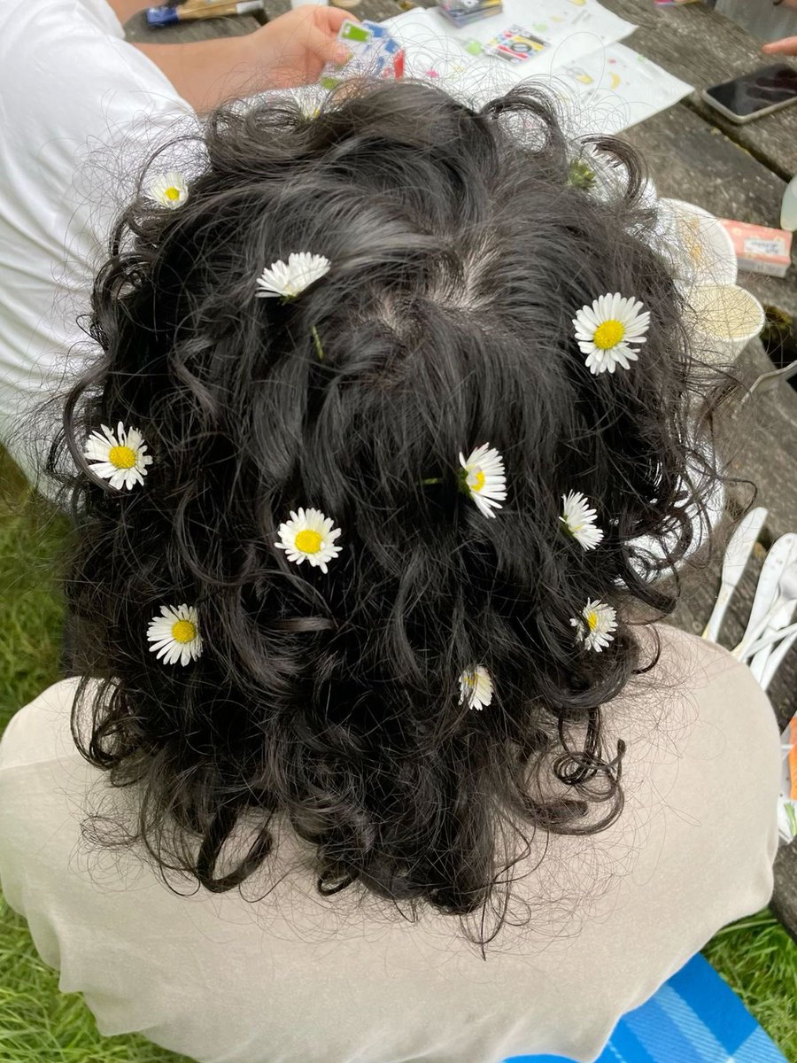 felltyfg's tweet photo. what wolfstar did to each other's hair at the picnic https://t.co/5qiMFHmkY3