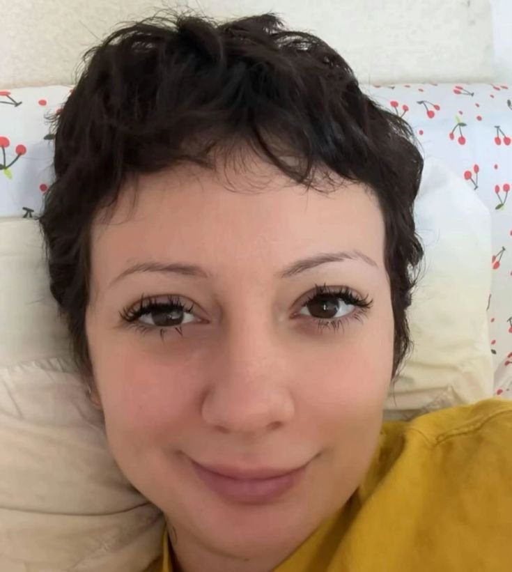 ptolemanias's tweet photo. excited to announce my hair is no longer fried and if you touched it rn it'd fr be softer than silk 🙏 i do god's work and yes it gives me a complex every day of my life https://t.co/QrKUlWJZLC