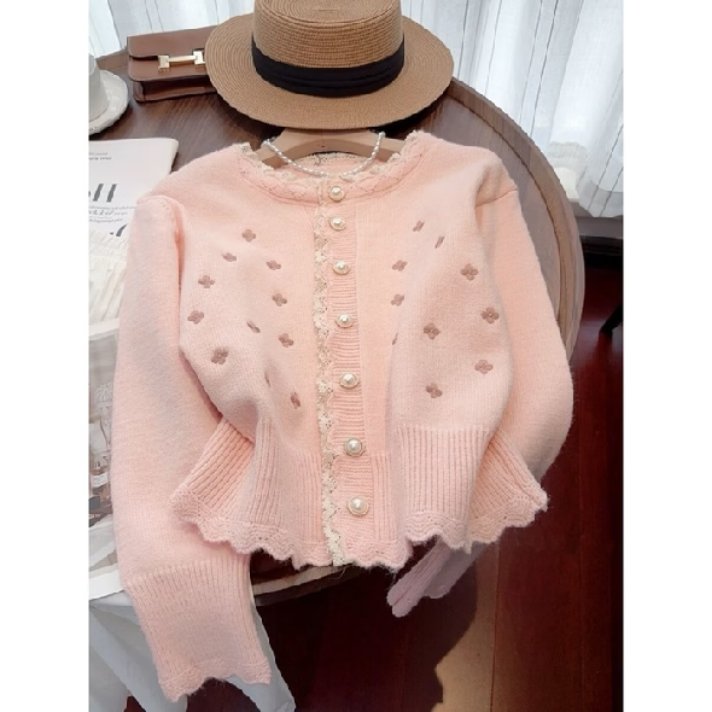 spillshopevd's tweet photo. nemu cardigan lucu under 100k, pilih satu warna aja susah 😭🎀🤍

Modelnya gemas, pilihannya banyak, tinggal sesuaikan sama warna outfit atau mood hari ini ✨

Yang suka outfit cute, cozy, dan gampang di-mix &amp; match, wajib intip 👀🛒
https://t.co/xlIXrQWxxr https://t.co/A3GpJE2WZL