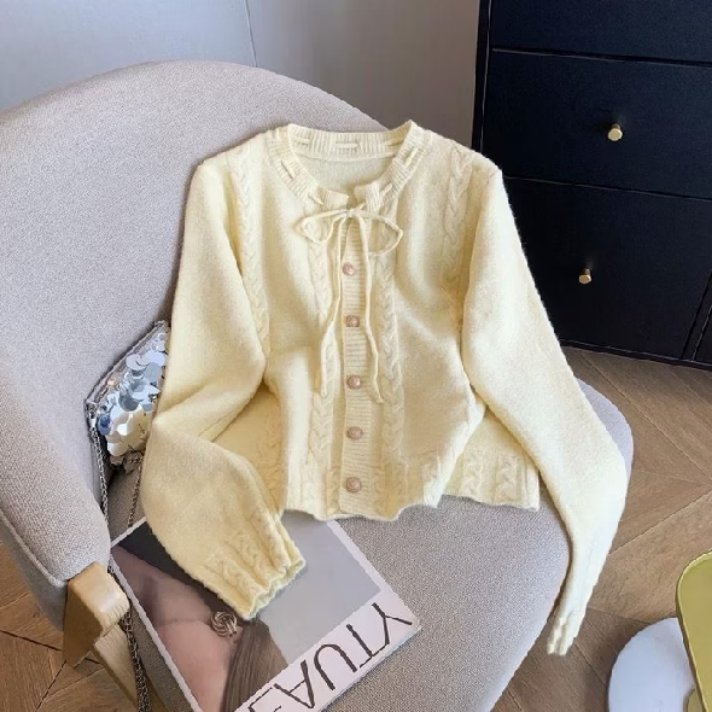 spillshopevd's tweet photo. nemu cardigan lucu under 100k, pilih satu warna aja susah 😭🎀🤍

Modelnya gemas, pilihannya banyak, tinggal sesuaikan sama warna outfit atau mood hari ini ✨

Yang suka outfit cute, cozy, dan gampang di-mix &amp; match, wajib intip 👀🛒
https://t.co/xlIXrQWxxr https://t.co/A3GpJE2WZL