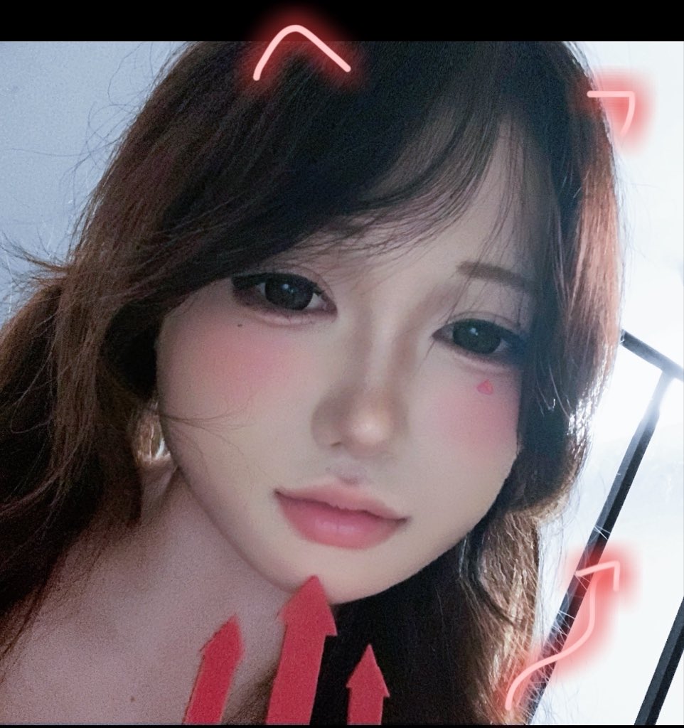 Vvmama_2778's tweet photo. 我就算是恶魔你也要喜欢我哦 #4i https://t.co/YVD0x7nAOo