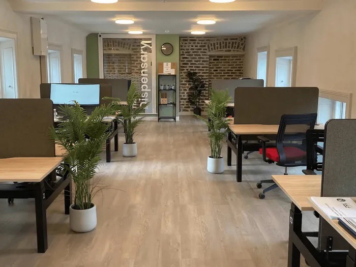 DispensaryLucan's tweet photo. With a Hot Desk at The Dispensary, you get your own desk for the day, free printing, complimentary refreshments, secure bicycle parking and more! Members get 50% OFF all Hot Desk bookings as well.

#lucan #coworking

https://t.co/It8XxnMX25 https://t.co/5Gdjq9XC1A