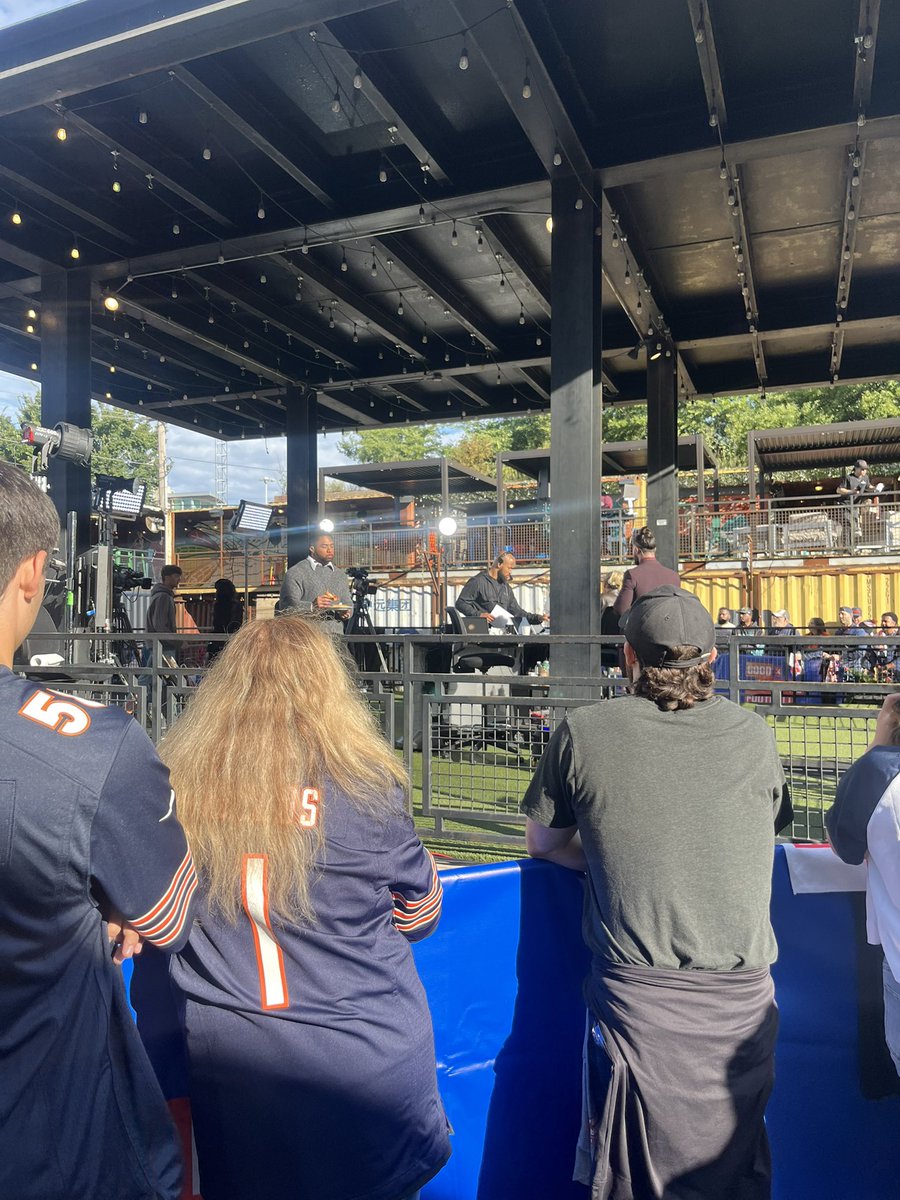 YoungStaley85's tweet photo. Good morning football in the house for BEARS GAMEDAY LFG!!! 🐻 https://t.co/nvtiftPBK4