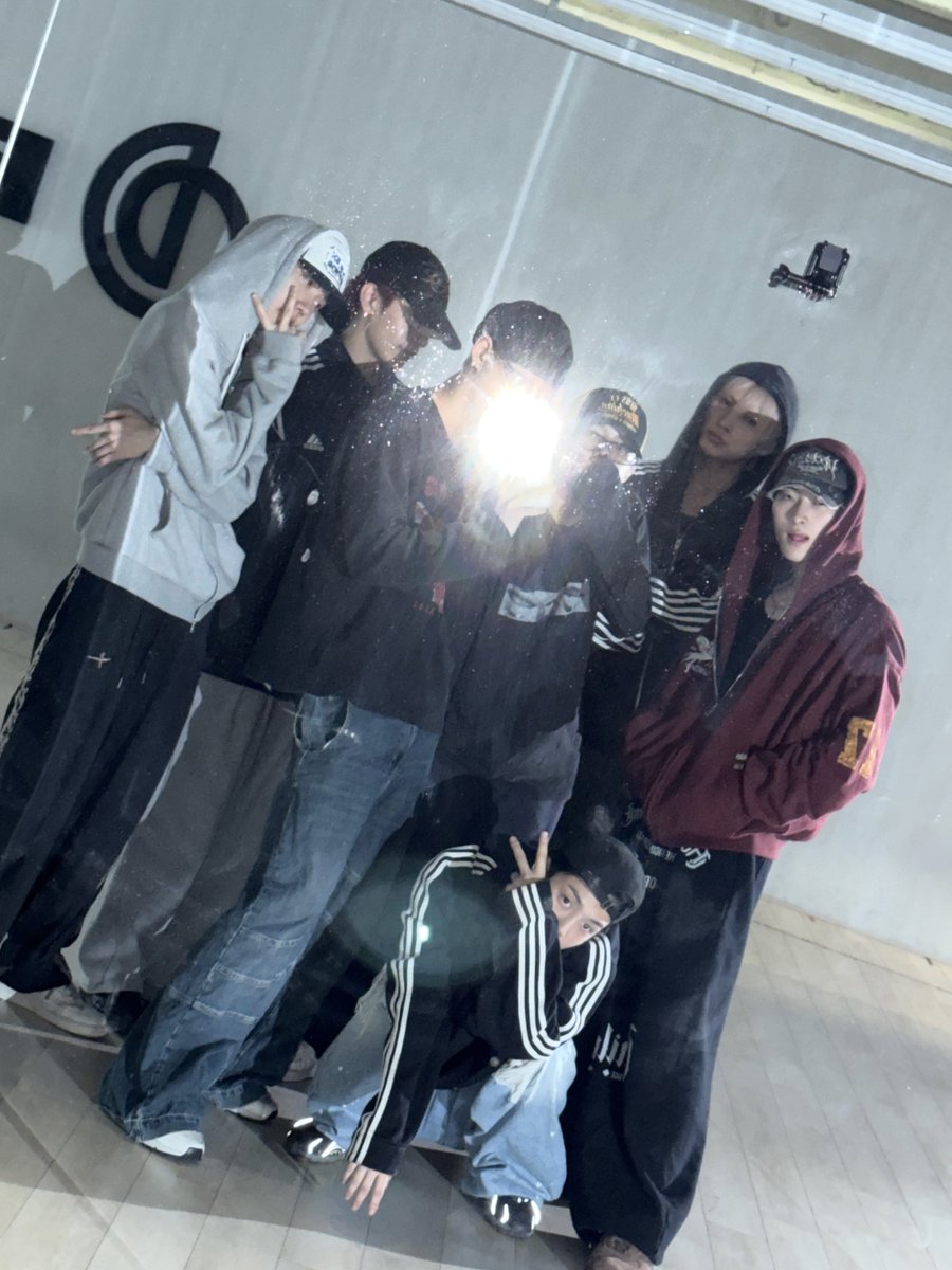 ALL_H_OURS's tweet photo. [🎠]
RISE UP LOADING•••📸

#ALL_H_OURS #올아워즈
#RISE_UP #RIDE_UP https://t.co/Ppx9fDvSKU