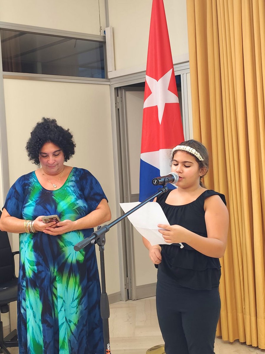 EmbaCuba_Italia's tweet photo. Celebramos en @EmbaCuba_Italia el 66 aniv. de los #CDRCuba

Desde la trinchera de nuestra política exterior y #DesdeElBarrioJuntoAFidel, "llenos de energía y de vigor, con más coraje, con más dignidad y con más espíritu de lucha que nunca", seguiremos defendiendo la Revolución🇨🇺. https://t.co/BZdTTD7YaK