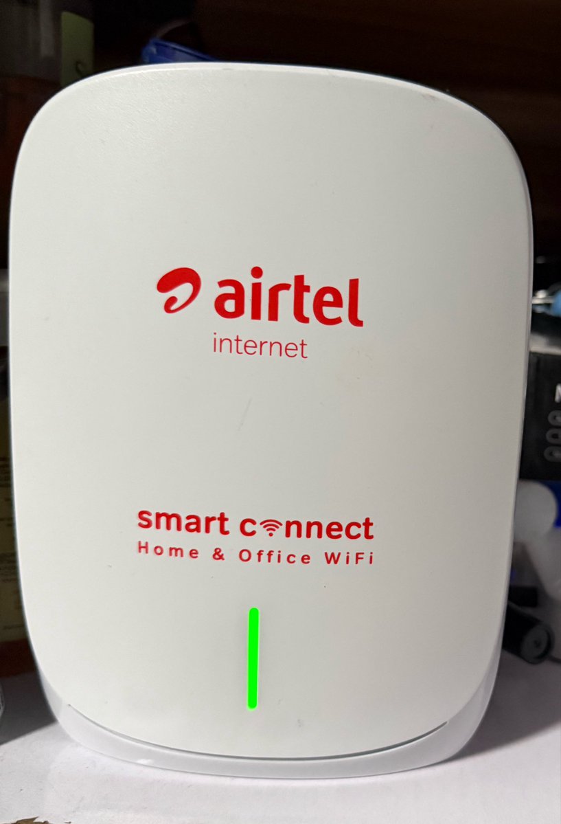 HanselGerald1's tweet photo. @AirtelNigeria @NgComCommission @ConsumersNCC You keep mentioning “LINE” like am complaining about my cellular sim network 

You don’t seem to be in sync with my complaint

IT’S THE AIRTEL 5G ODU ‼️‼️‼️‼️
THE ROUTER ATTACHED IN THE PICTURE https://t.co/fxGptw5ds0