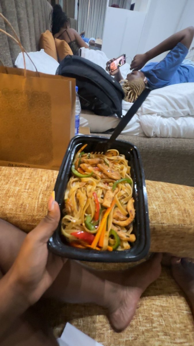 folayinmii's tweet photo. Amala and pasta. https://t.co/XZhpbtNEPQ