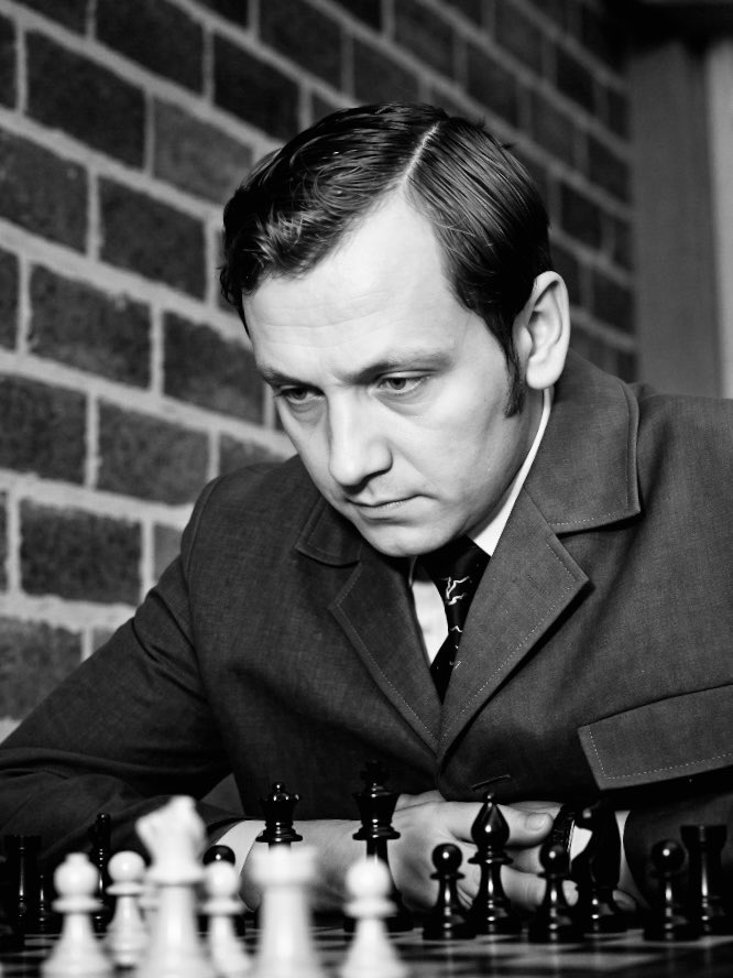 SusanPolgar's tweet photo. Can you name this world-class chess player, who was once ranked among the Top 12 players in the world and is an Olympic Gold Medalist? 🥇🏆
#ChessTrivia https://t.co/jUTMKQcWQ2
