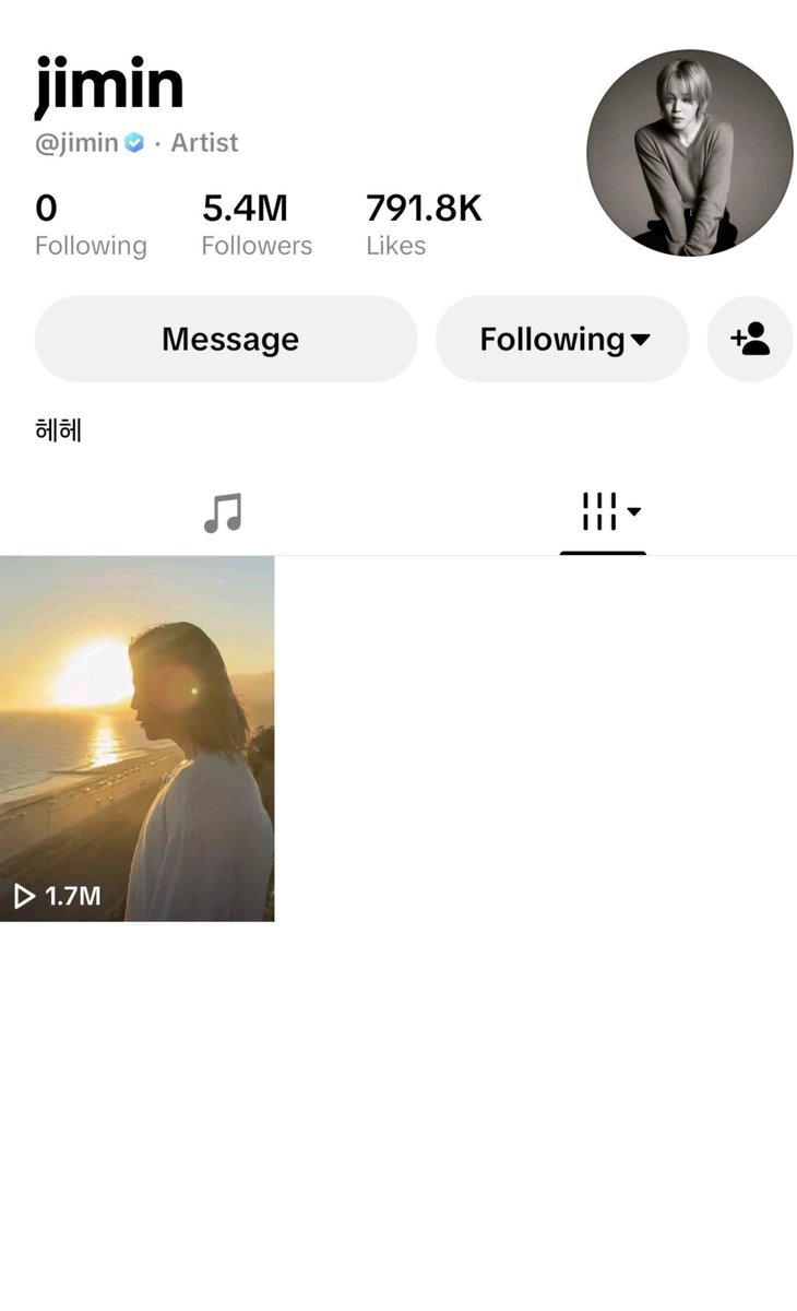 mimijenev's tweet photo. his accounts revolve solely around himself and his songs he so hot for that https://t.co/4qTLZwAsnl