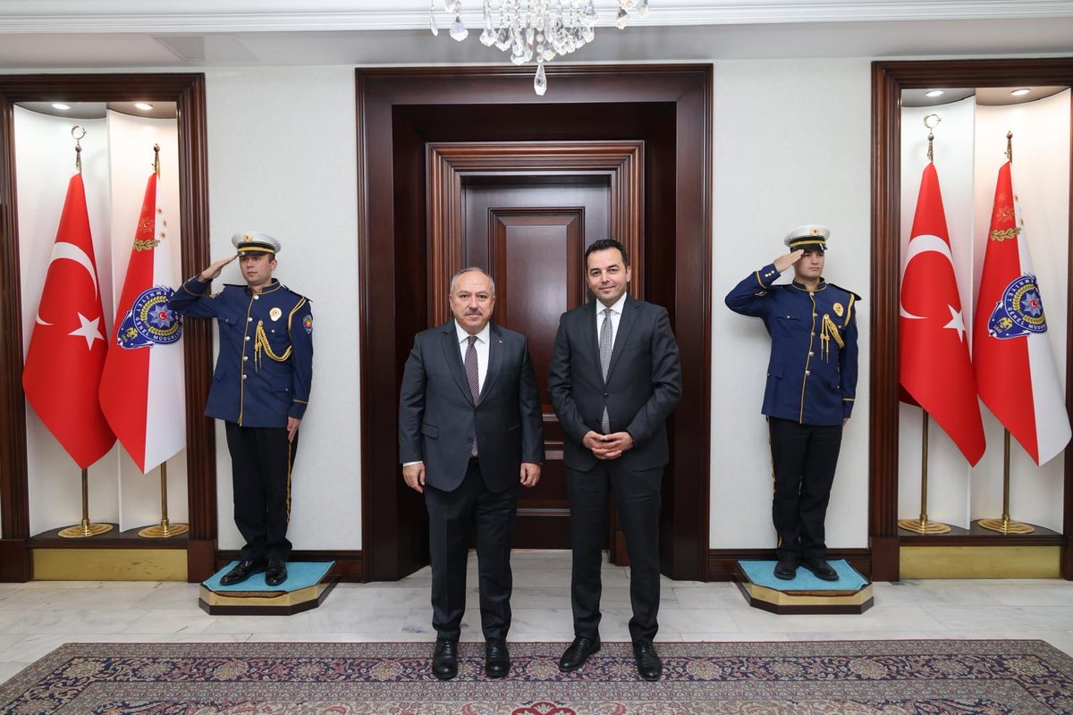 hamzagokhan's tweet photo. Gerede’mizin yetiştirdiği kıymetli hemşehrimiz, Vali ve Emniyet Genel Müdürümüz Sayın Ali Fidan’ı ziyaret ettik.
Devletimizin farklı kademelerinde uzun yıllar üstlendiği önemli görevlerle memleketimizi gururlandıran Sayın Genel Müdürümüze nazik ev sahipliği için teşekkür ediyor, görevinde başarılar diliyorum.
