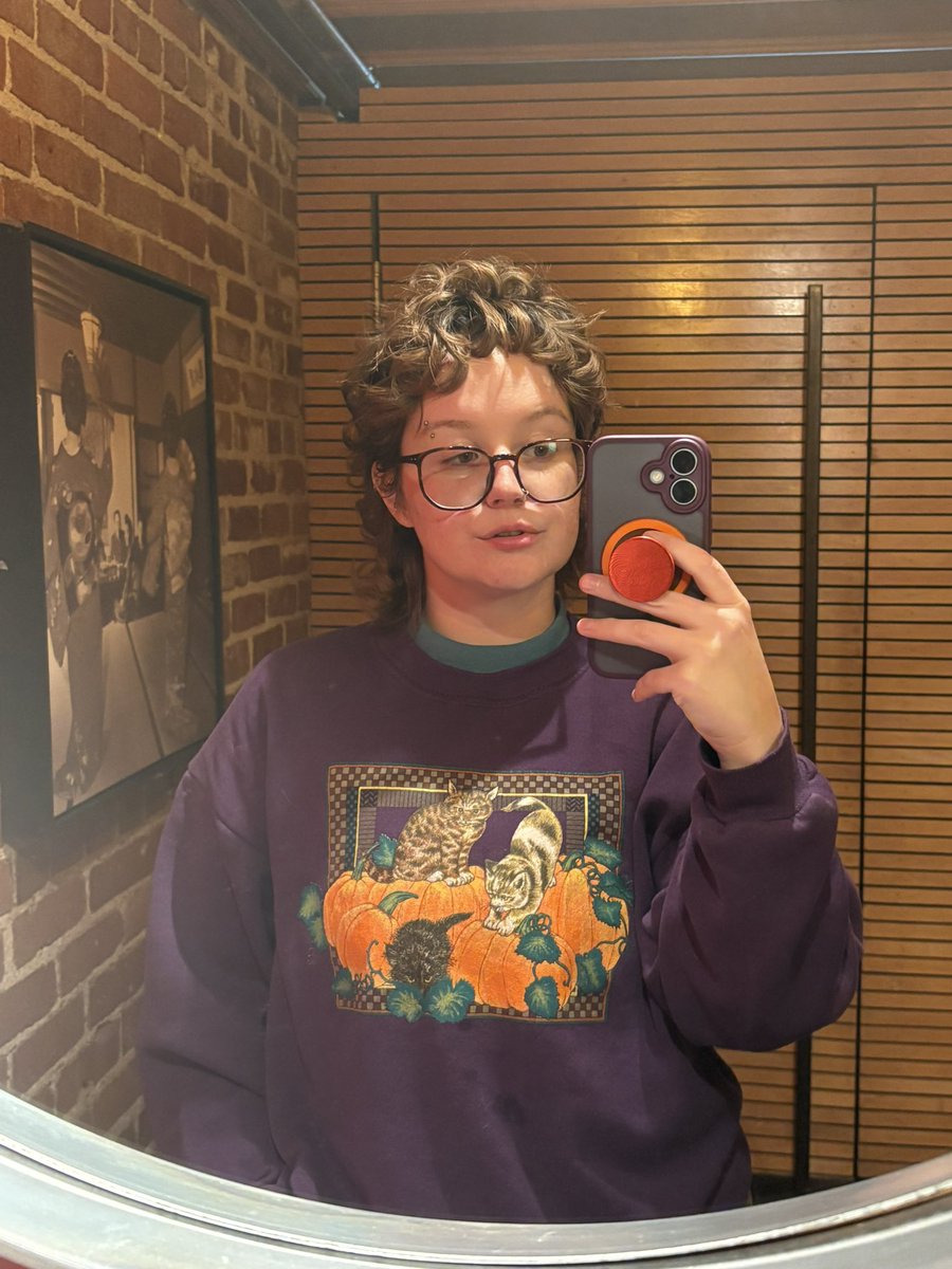 midnightpiss's tweet photo. pissing all by yourself handsome https://t.co/eOZXtvFFqF
