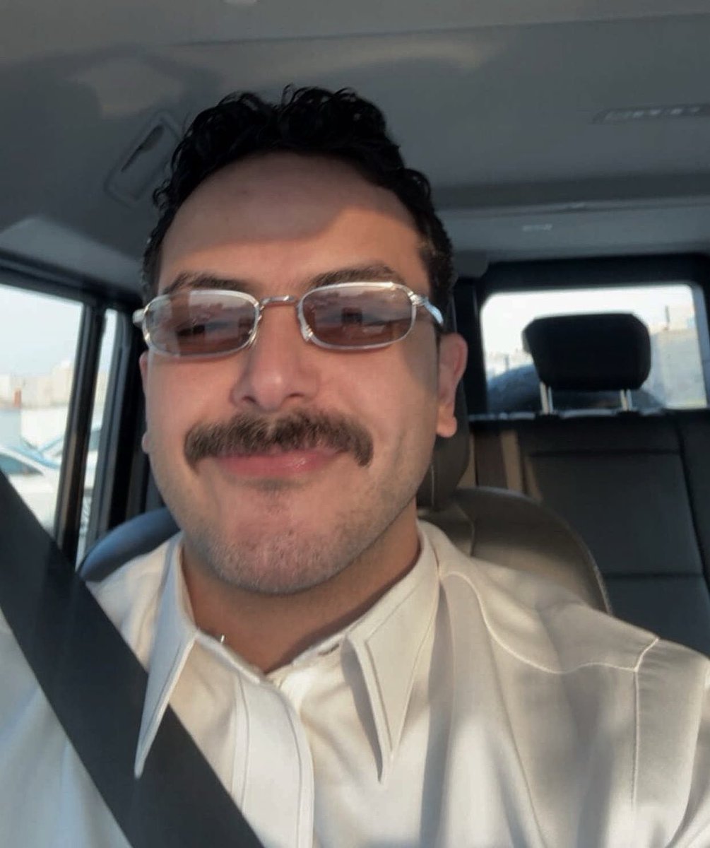 saaay_24's tweet photo. يا سعد الأيام يا القبـال السمّح 
الله يجعل المسرّة رفيق لك دايم 
وين ما حلت خطاويك 🤍'
#سلطان_بن_نايف https://t.co/FadFZq5TiU